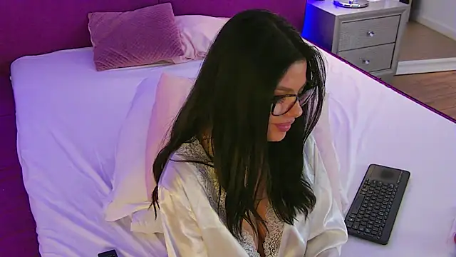 Watch KandyCosse live on EroticFlix - High definition streams