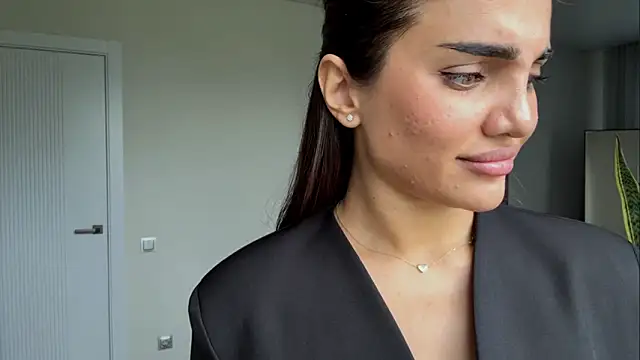 Watch MelindaReny live on EroticFlix - High definition streams