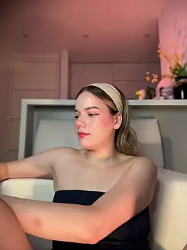 NicoleCut