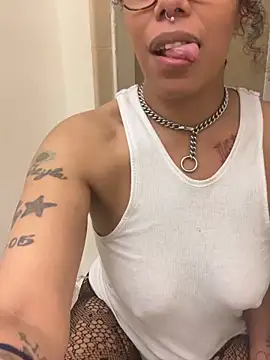Desirae_Luciano