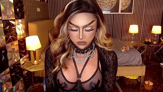 MassiveCockTrans webcam