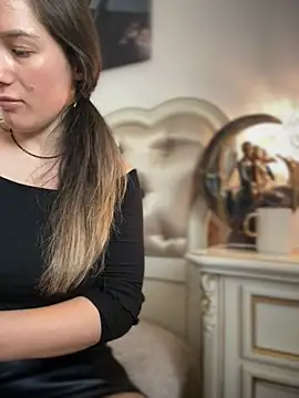 HotXMom_ webcam