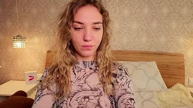 alice_charm_ webcam