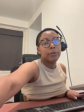 Melia_Rayne