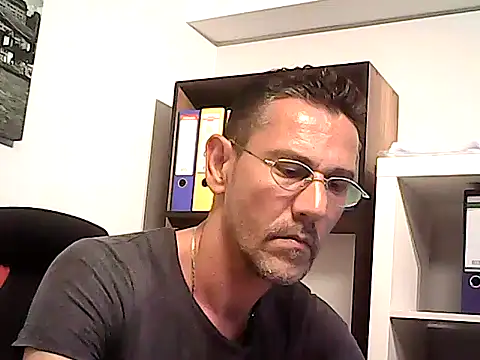 mastercharisma35 (Ask my age) - like tips pls....