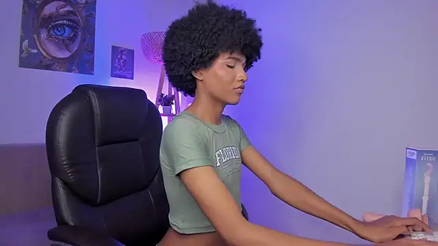 Preview of naomisaenz_