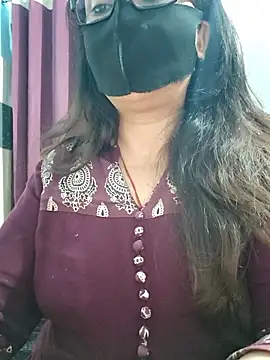Watch Aishwaryaa_69 live on EroticFlix - High definition streams