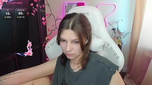 Watch AudreyyKim live on EroticFlix - High definition streams
