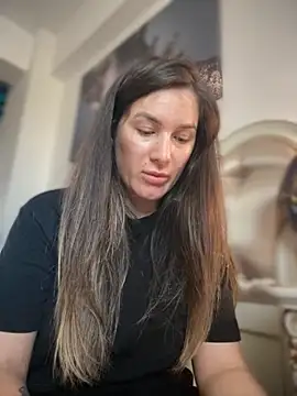 hotxmom_ (F young) - jiggle boobies