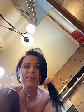 Hotmomcheckk_