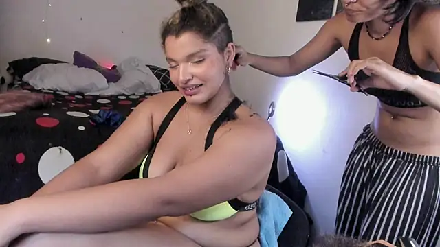 chloe_kisses webcam