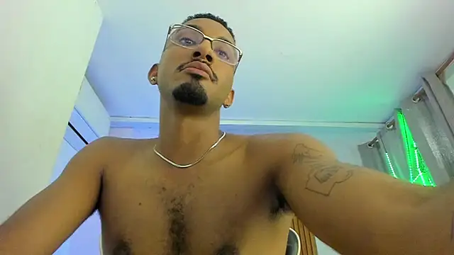 darwin_mayo - Darwin_mayo's free webcam - UK Sex Cams