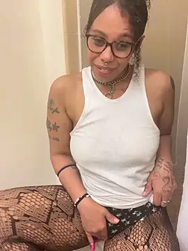 Desirae_Luciano