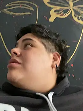 Hailey_Curvy webcam