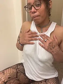 Desirae_Luciano