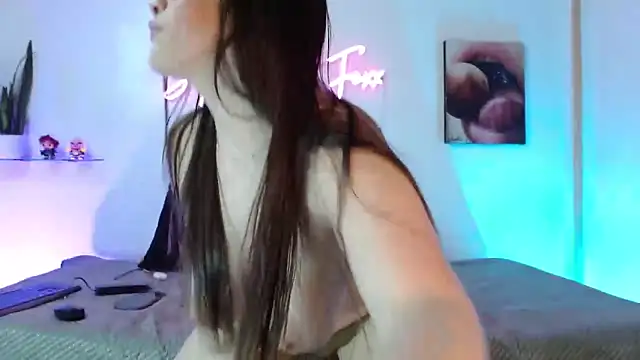 SophieFoxx17 live sex cam