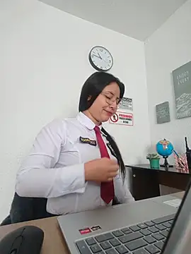 free video chatroom Queen Linda1