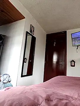 Watch maynor_1998 live on EroticFlix - High definition streams