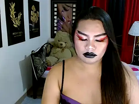 TSbrianaHugeCock live sex cam