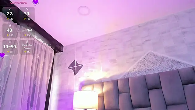 CarolineFyre webcam