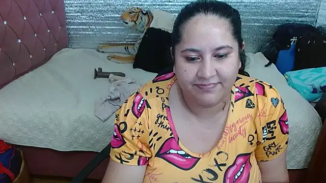 emily-nessa - EMILY-NESSA's free webcam - UK Sex Cams