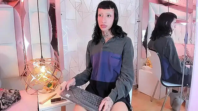Model: MadisonWood01