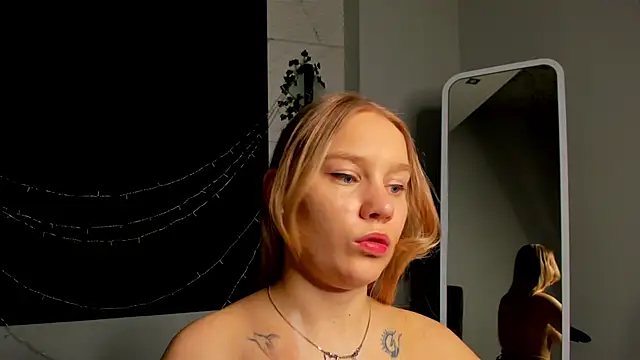 Vanessa_Harr1s webcam