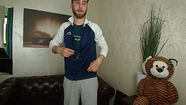Live sex cam of KyloEast