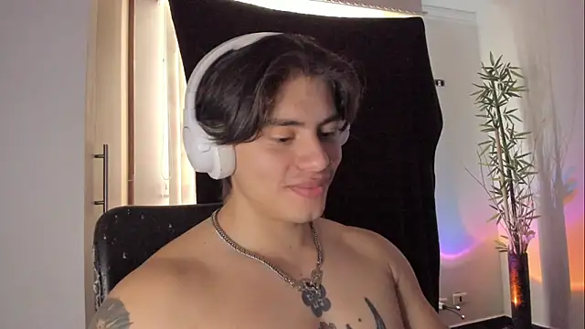 Live sex cam of Giordano_Russo