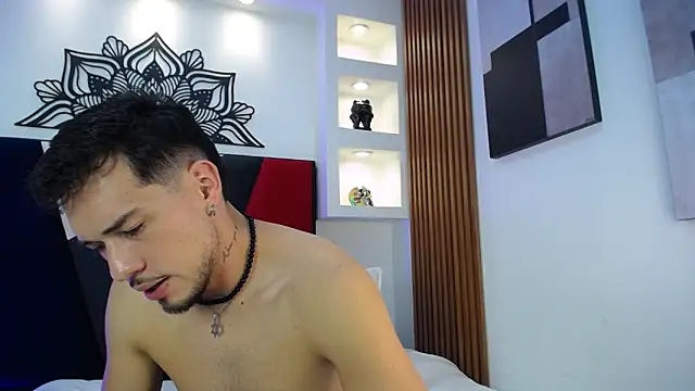 leonard_foxx - Leonard_Foxx's free webcam - UK Sex Cams