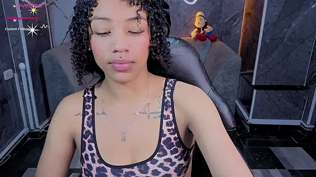 Watch Violeth_b live on EroticFlix - High definition streams