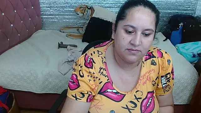 EMILY-NESSA webcam