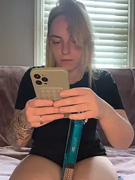 jaseyrae (F young) - Lotion entire body up naked