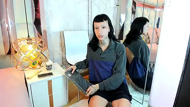 Model: MadisonWood01