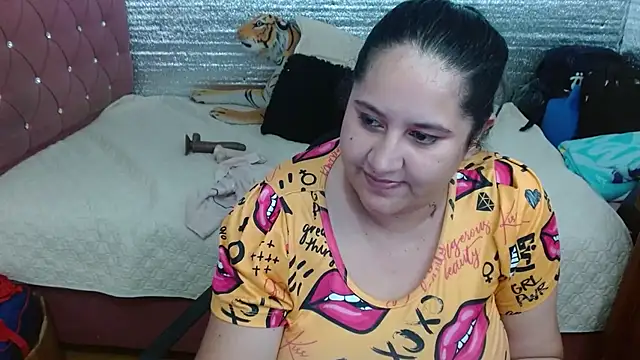 EMILY-NESSA webcam