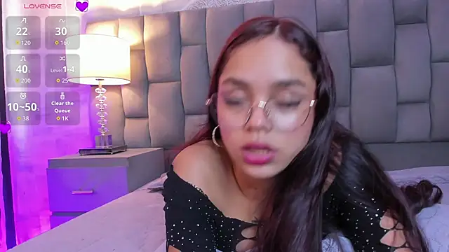 CarolineFyre webcam