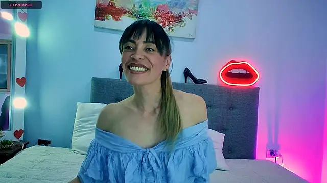 lorena_sweet33 - Lorena_sweet33's free webcam - UK Sex Cams