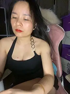 ivy_trix2 - Ivy_Trix2's free webcam - UK Sex Cams