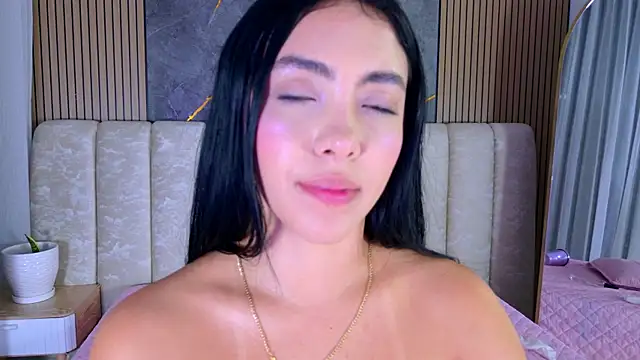 mia_scot webcam