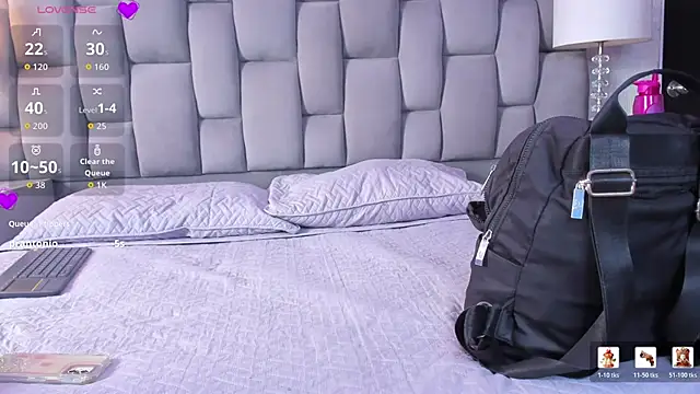 CarolineFyre webcam