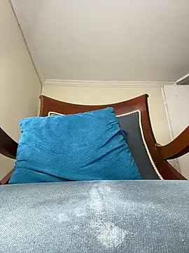 LilaRvsh webcam