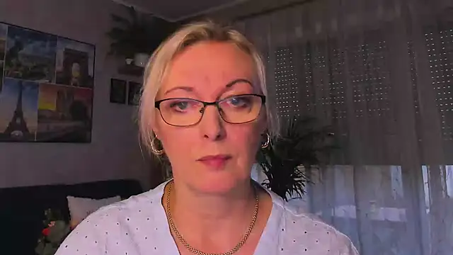 vanessa_chat - Vanessa_chat's free webcam - UK Sex Cams