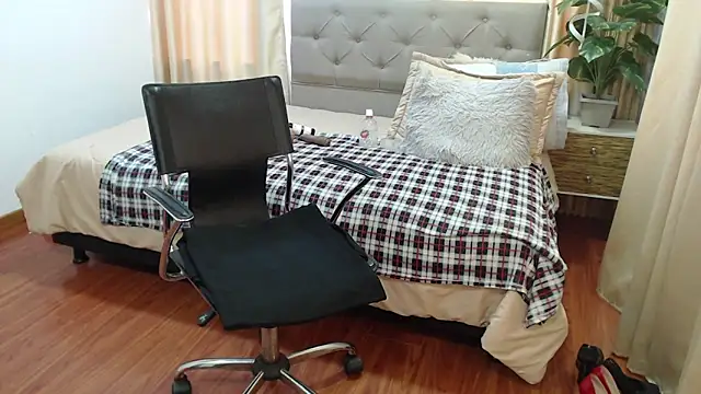 Watch sasi_luna live on EroticFlix - High definition streams