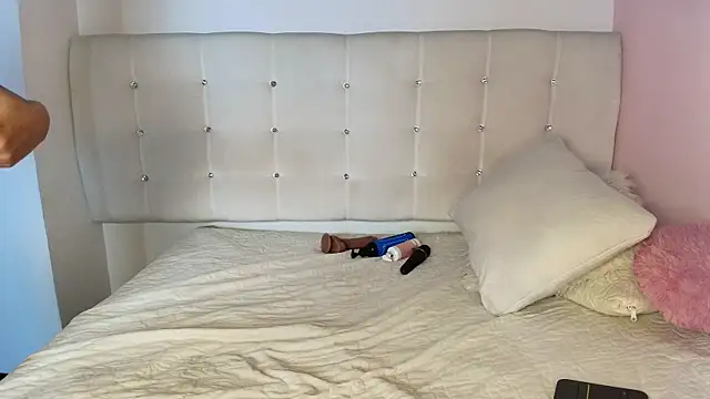 lilyth_bloom webcam