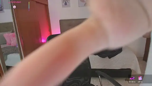 miley_baker - Miley_Baker's free webcam - UK Sex Cams