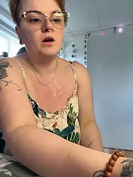 Watch CurvesNChaos live on EroticFlix - High definition streams