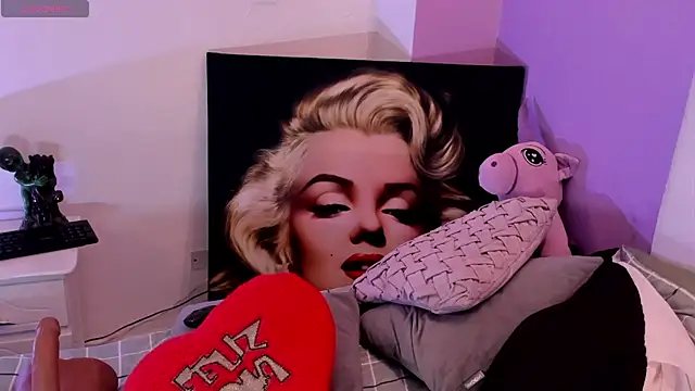 Charlotte11-11 webcam