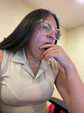 Alyha_Cortes webcam