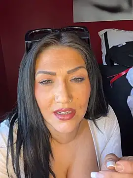 LittleMissEeve webcam