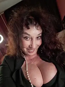 gypsyesmeralda - GypsyEsmeralda's free webcam - UK Sex Cams